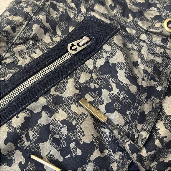 True Religion Cameron Camo Gold Flaks Joggers Sz  26, High Rise Baddie Girl *Z1 - Picture 3 of 3